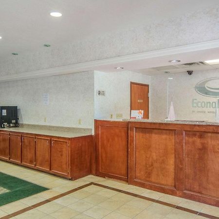 Econo Lodge Вітерфорд Екстер'єр фото