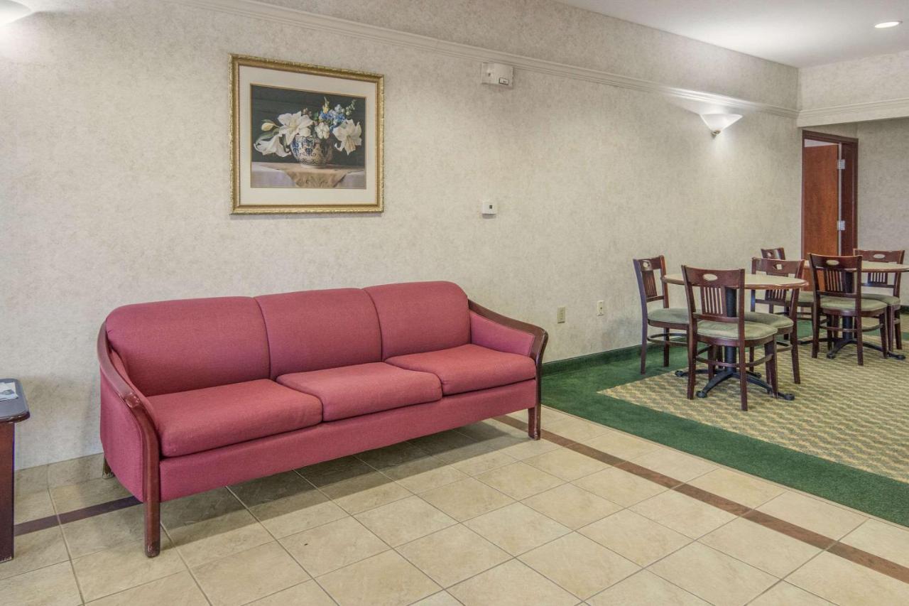 Econo Lodge Вітерфорд Екстер'єр фото