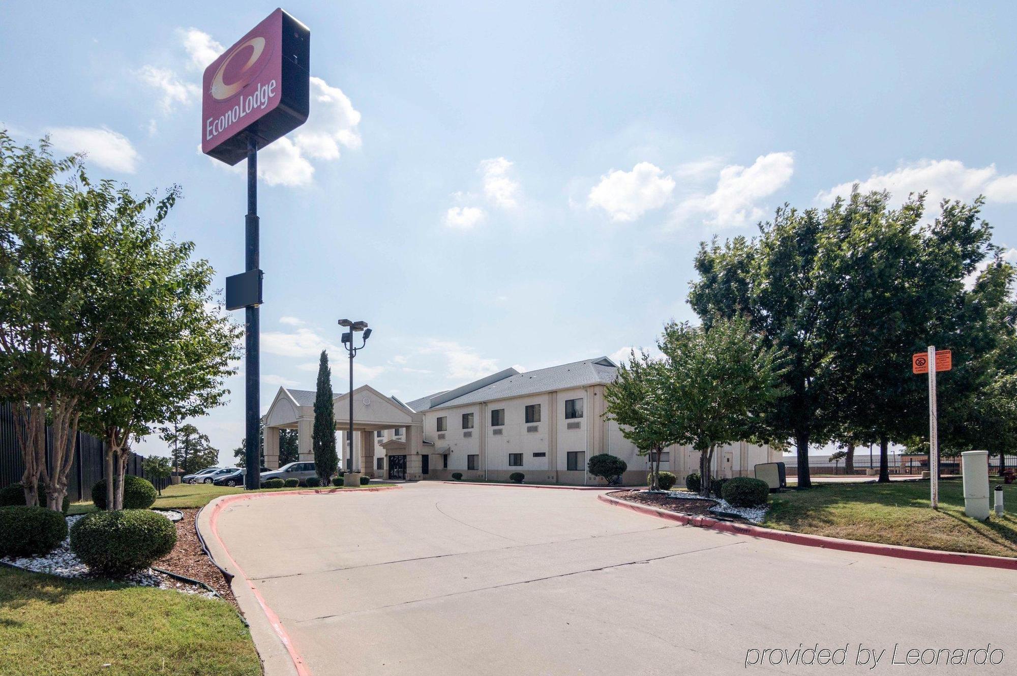 Econo Lodge Вітерфорд Екстер'єр фото