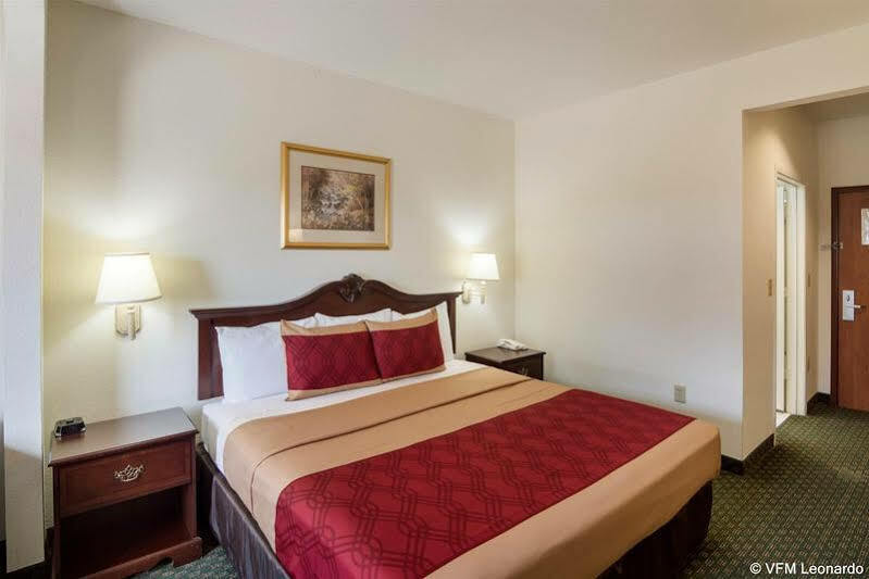 Econo Lodge Вітерфорд Екстер'єр фото