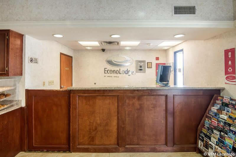 Econo Lodge Вітерфорд Екстер'єр фото