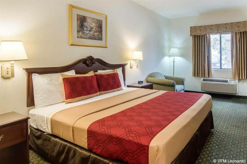 Econo Lodge Вітерфорд Екстер'єр фото